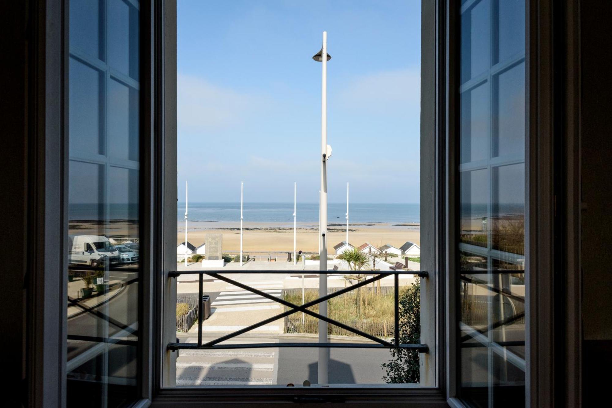 Studios et Appartements Les 4 Vents Luc-sur-Mer Exterior foto