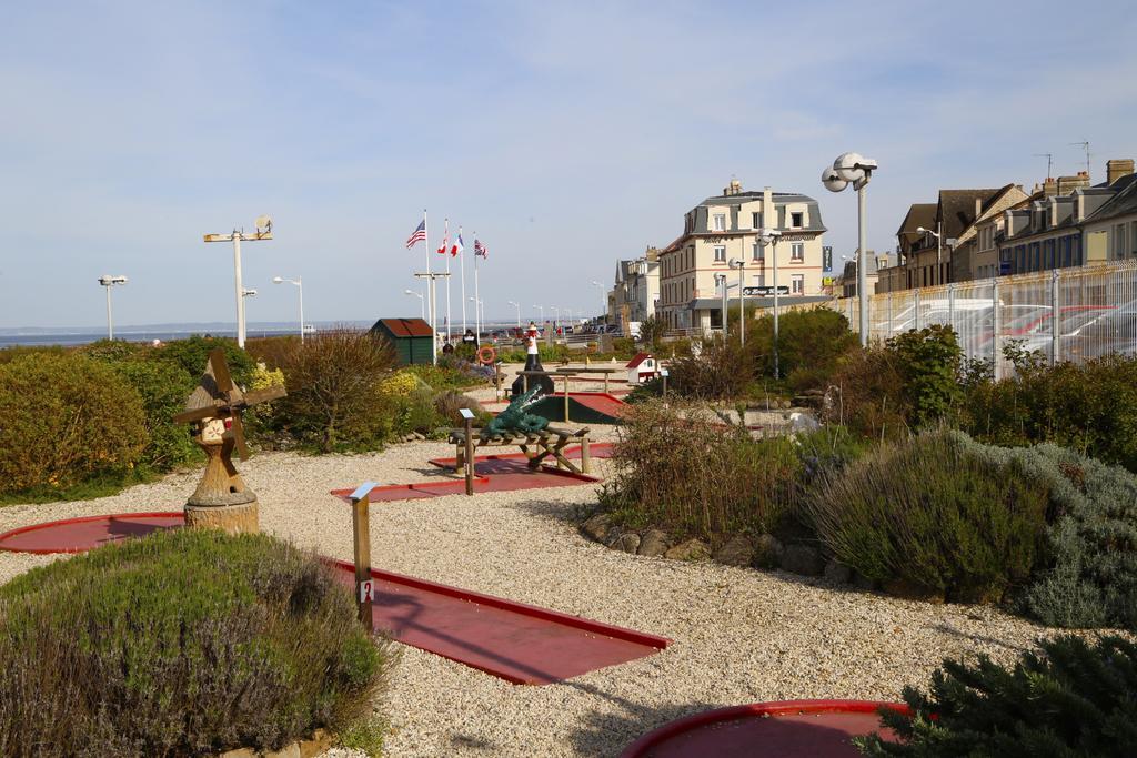Studios et Appartements Les 4 Vents Luc-sur-Mer Exterior foto