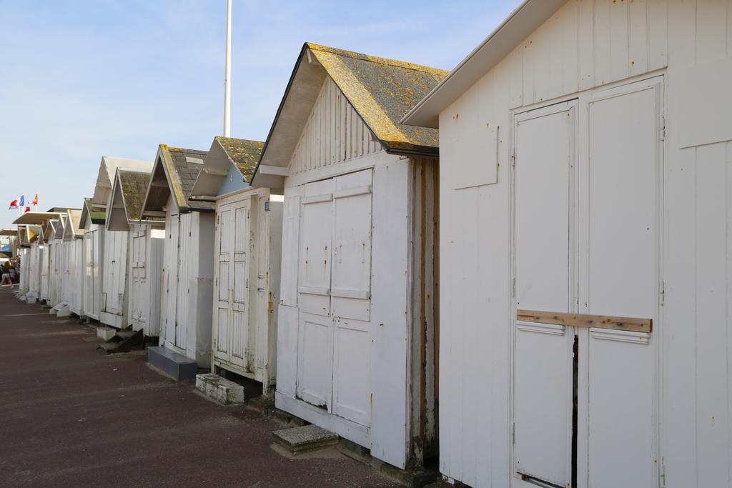 Studios et Appartements Les 4 Vents Luc-sur-Mer Exterior foto