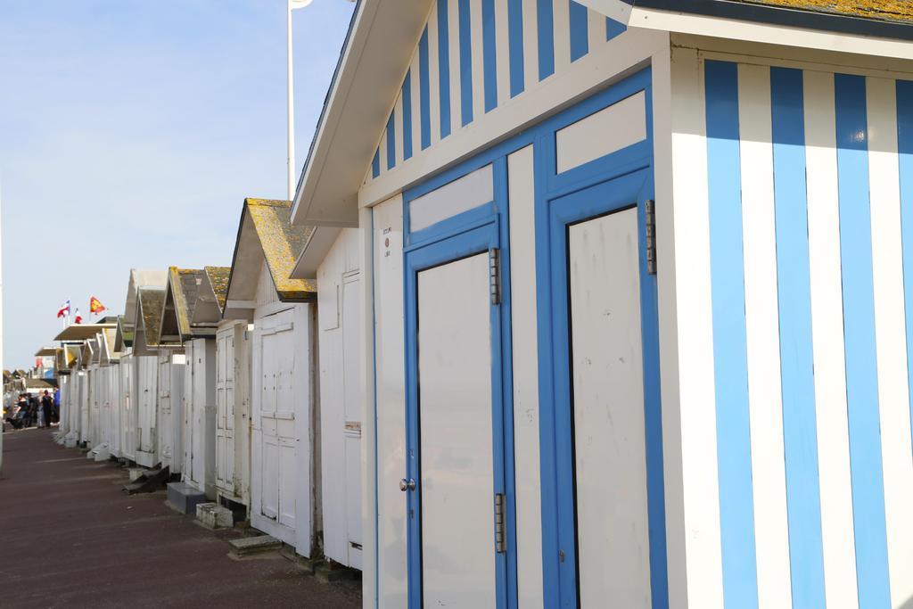 Studios et Appartements Les 4 Vents Luc-sur-Mer Exterior foto